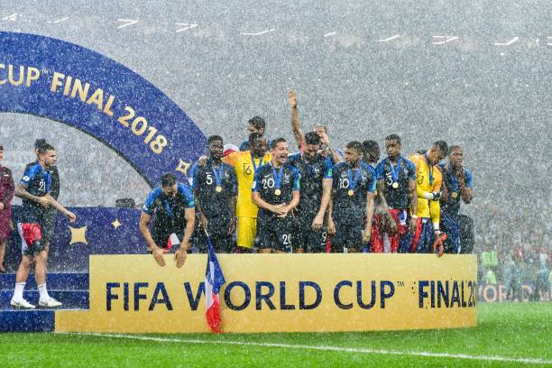 西班牙人依 西班牙人依